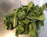 Une image de l'étape 3 de Sauce verte aux fanes de radis et herbes aromatiques.