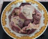 Foto langkah ke 1 dari resep Tumis Ati Ampela Kemangi Pedas.