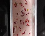 A picture of step 5 of Strawberry semolina tea time cake.