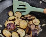 Foto langkah ke 2 dari resep Gaji Bokkeum (Tumis Terong Korea).