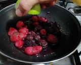 Foto del paso 1 de la receta: Salsa de frutos rojos