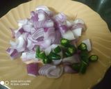 A picture of step 1 of Pyaaz ki chutney.