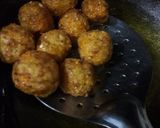 फ्लॉवर चे इन्स्टंट मनचुरीअन (cauliflower instant Manchurian recipe in marathi) रेसिपी स्टेप 4 फोटो 