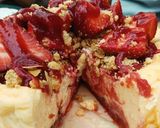 Foto del paso 14 de la receta Tarta de queso y fresas con base de red Velvet y crumble de almendras (sin gluten)