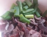 Foto langkah ke 2 dari resep Tumis Soun Jamur Kuping.