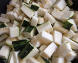 Foto del paso 1 de la receta: Budín zapallo italiano y pan