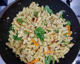 Foto langkah ke 6 dari resep 115. Creamy Pesto Pasta with Chicken & Veggies (Italy).