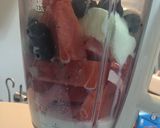 Foto del paso 2 de la receta Smoothie de sandia y frutos rojos