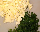 Foto del paso 2 de la receta: Tortilla de brócoli con queso