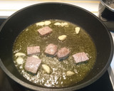 Foto del paso 1 de la receta: Arroz y marisco sin fumet ni base de pescado
