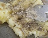 A picture of step 3 of Curd potato paratha.