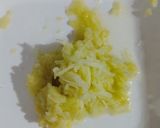 A picture of step 1 of Apple cracker sandwich.