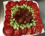 Une image de l'étape 7 de Salade aux deux tomates, concombre et feta sauce melfor.