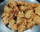 A picture of step 5 of Methi Pakoda Kadhi.