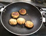 A picture of step 5 of Left Over Semolina Upma Cutlet.
