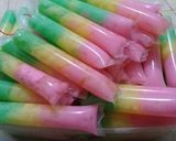 Foto langkah ke 5 dari resep Es pelangi.
