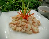 Hình bước làm 2 của món Bánh tráng cuốn tôm