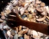 Foto del paso 1 de la receta: Contramuslos de pollo con setas y verduras