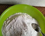Foto langkah ke 3 dari resep Kue Cucur Pandan.