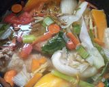 Foto del paso 1 de la receta: Caldo de cogotes de pollo