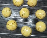 A picture of step 6 of Paneer stuffed cheezy bomb.(baked).