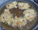 Foto langkah ke 6 dari resep Bakwan Sayur Kriuk Pedas.