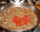 Foto del paso 4 de la receta: MUSLOS DE POLLO A LA CAZADORA (CHASSEUR), FRANCÉS. JON STYLE