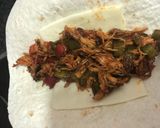 Foto del paso 9 de la receta: Burritos picantes de pollo deshilachado