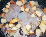 Foto del paso 2 de la receta: Ternera con manzana y patatas