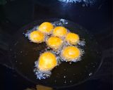 Foto langkah ke 7 dari resep Bola Ubi Kopong & Kokoh.