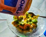 Foto langkah ke 3 dari resep Sop Buah Melon Alpukat.