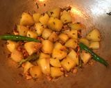 A picture of step 2 of Aloo Bhindi.