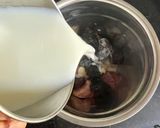 A picture of step 2 of Fresh Fig Date & Dry Fruit Smoothie.