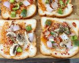 A picture of step 3 of Bread Pizza.