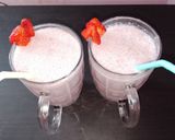 A picture of step 4 of Strawberry Banana Smoothie.