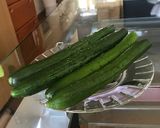 Hình bước làm 1 của món Dưa leo đập vừng