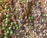A picture of step 4 of Mushroom and pea spelt risotto.