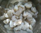 Foto langkah ke 1 dari resep Udang asam manis.