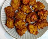 A picture of step 4 of Mix veggies pakora.