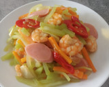 Foto langkah ke 5 dari resep Oseng Labu Siam, Udang, Sosis.
