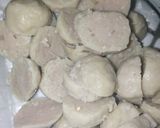 Foto langkah ke 3 dari resep Oseng Sawi Bakso Pedas Sedappp!.