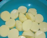 Foto langkah ke 3 dari resep Egg yolks sauce for shrimp tofu.