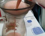 Foto langkah ke 3 dari resep Jus Strawberry Tomat.