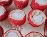 Foto del passaggio 7 della ricetta Bignè craquelin con panna e lamponi