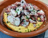 Foto del paso 5 de la receta: Puré de patata al pimentón con pota a la gallega
