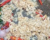 Foto langkah ke 2 dari resep Tumis Daun Pepaya Jepang.
