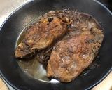 Une image de l'étape 10 de Côtes de porc au paprika et fondue d'oignons rouges.