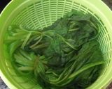 Foto langkah ke 3 dari resep Horenso no Gomaae (Japanese Sesame Spinach Salad).