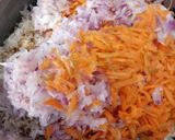 A picture of step 1 of Carrot and onion rice with pepper chicken.