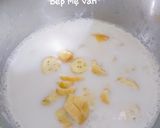 Hình bước làm 4 của món Chè chuối,bột báng màu hoa đậu biếc,bột khoai